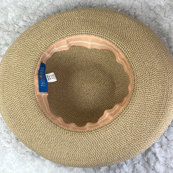 Sunday Afternoons Kauai Sun Hat - Picture 5 of 6